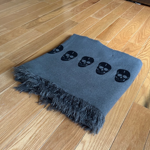 Zara Gray Skull Print Scarf - Picture 2 of 10